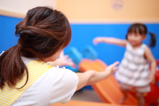 学童保育指導員